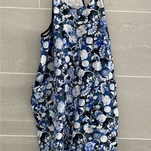 Floral Blue and White Women's Shorts